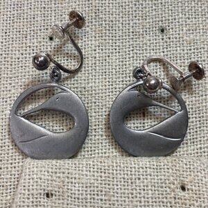 Vintage Kenneth Kantro Earrings Pewter Screw-Back Preening Loon